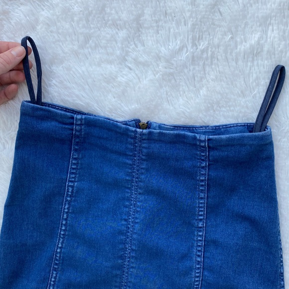 FREE PEOPLE • Medium Wash Denim Mini Skirt size 4 - Picture 15 of 16
